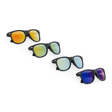 Lunette de soleil finition mate verre effet miroir